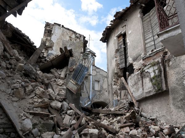 Общо 505 медици са загинали при унищожителните земетресения на 6