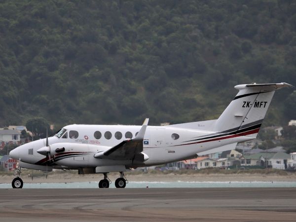 Военнотранспортен самолет Спартан“ с екипаж от 16-а авиационна база осигури