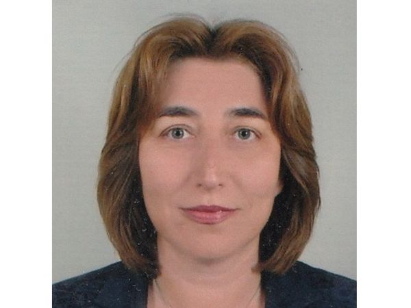 Д р Семра Изетова е новият заместник директор по административната дейност на