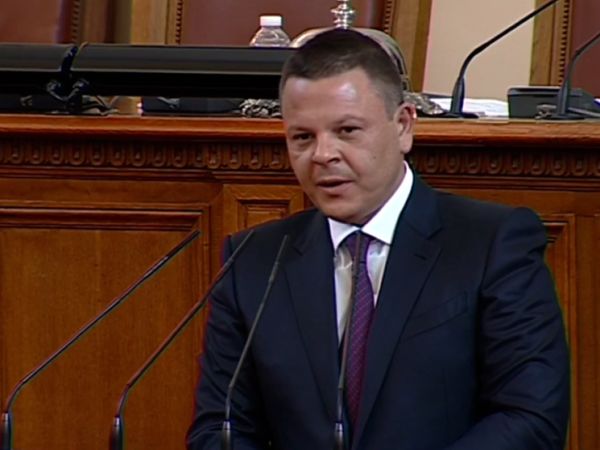 Алексиев: Надяваме се още юни да имаме два медицински хеликоптера с екипажи
