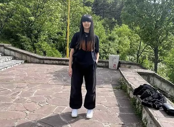 Семейството на 15 годишната Елеонора Фенеркова се обръща за помощ към