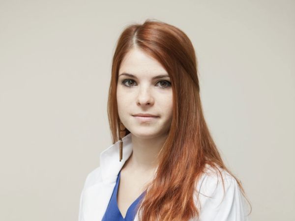 Д р Гергана Светославова завършва Медицински университет София през 2014