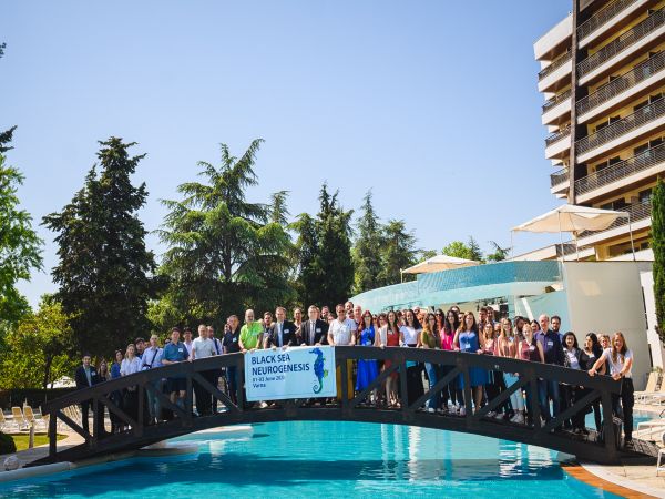 Водещи изследователи и учени от 12 страни включително Германия Швейцария