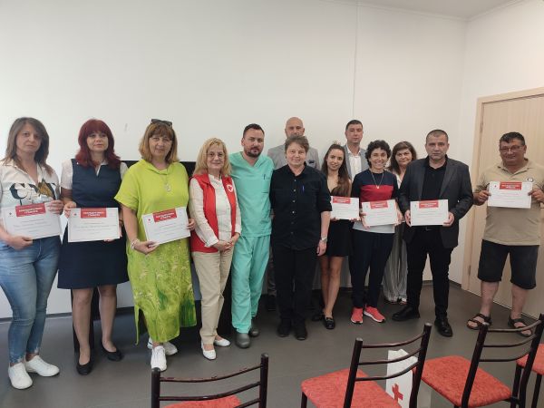 10 безвъзмездни и доброволни кръводарители бяха отличени днес в Бургас