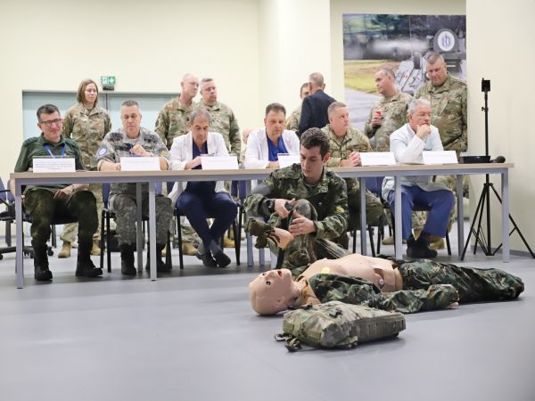 Първите военни парамедици завършиха успешно своето обучение