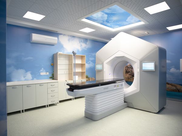 Високотехнологична апаратура за борба с рака влезе в новия Център на болница „Софиямед“