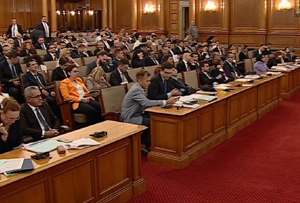Рано сутринта днес депутатите приеха окончателно Държавния бюджет 2023 заедно
