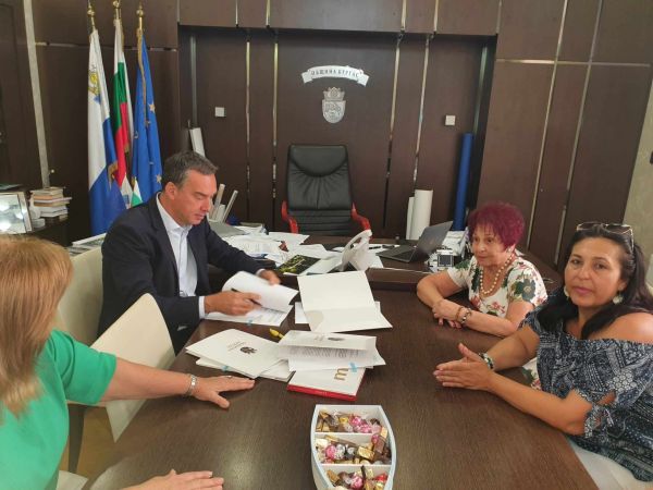 Медиците в детското и училищно здравеопазване в Бургас с нов КТД и по-високи заплати