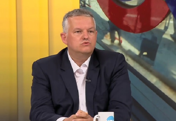 Доц. Тонев: Нужен е по-сериозен контрол за помощните средства, но това ще забави процеса