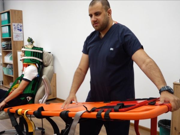 СПБ: Допълнително оборудване за пренасяне на пациенти ще облекчи работата на спешните медици