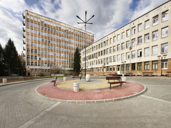 Над половин милион лева за ремонти и апаратура получи МБАЛ Смолян