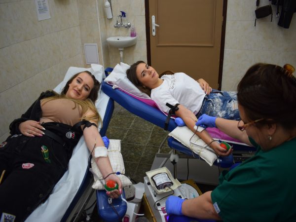 Георги и Ангел са мои приятели Аз продължавам да ги