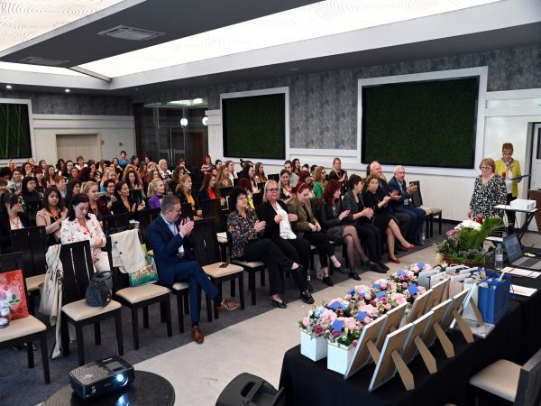 ХI Международна академия за акушерки се проведе в Русе. Събитието