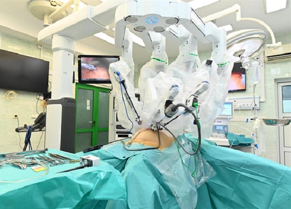 Ден на отворените врати в Центъра за роботизирана хирургия на МУ-Варна