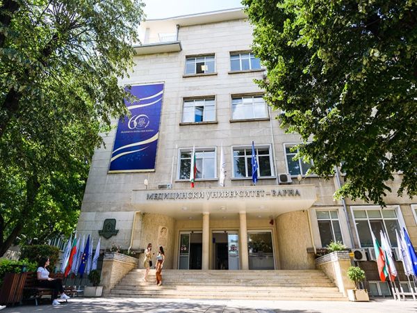 МУ – Варна отново начело сред медицинските университети в класацията на UniRank