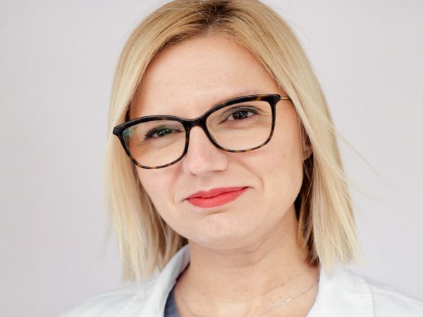 Д-р Наташа Цекова - Трайкович: Обичам да чета по кожата - това е моето призвание