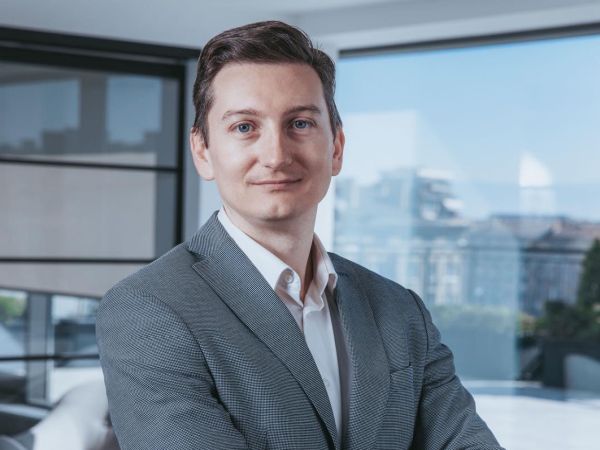 Иван Василев поема поста зам кмет по финанси и здравеопазване в