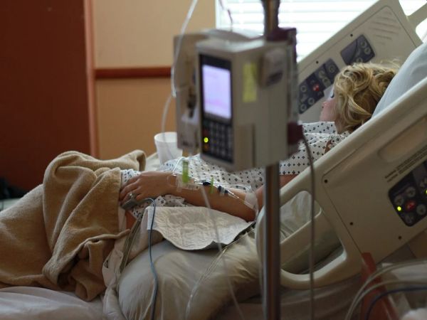 Заради многото вируси: Интензивните отделения на болниците в Турция запълнени на 100%