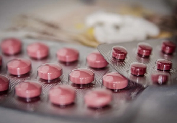Фармацевт: Продажбата на лекарства извън аптеките крие много рискове