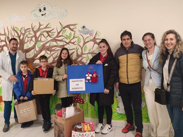 Ученици от бургаското ОУ Елин Пелин сътвориха близо 500 мартеници