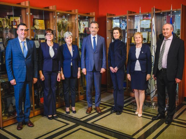 Ректорът на МУ-Варна проф. д-р Райков представи екипа си за мандат 2024 – 2028 г.