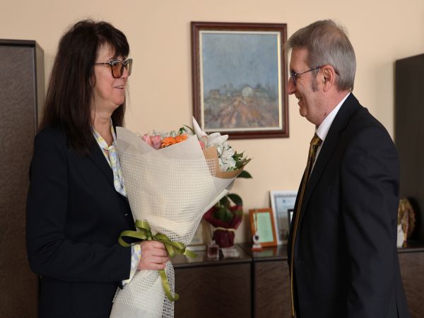 Вярвам че ще се справите и от сърце желая успех