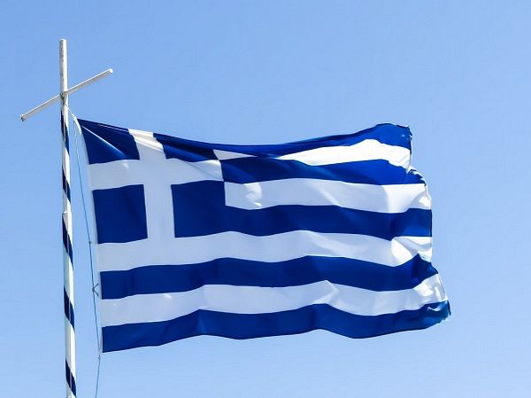 Гърция отново е изправена пред тежка криза за медици преди летния сезон 