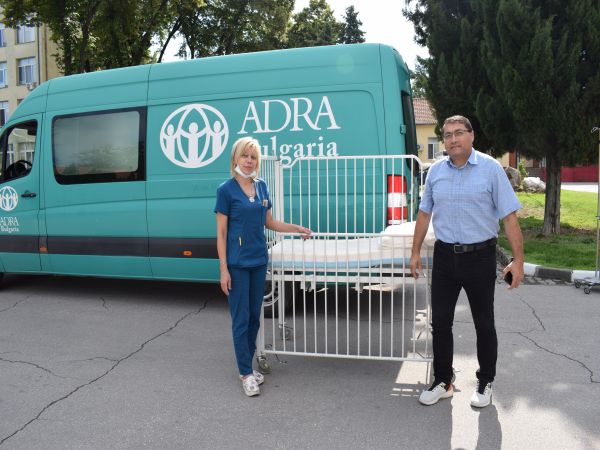 Изпълнителният директор на фондация АДРА България Мариан Димитров посети МБАЛ