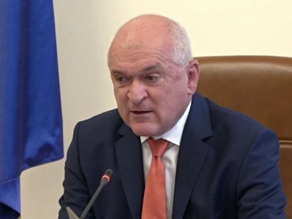 Главчев: До последния ден на правителството ще следим работата по Детската болница (Обновена)