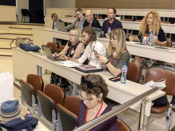 Дигиталната микроскопия в обучението - фокус на международна среща В МУ - Пловдив 