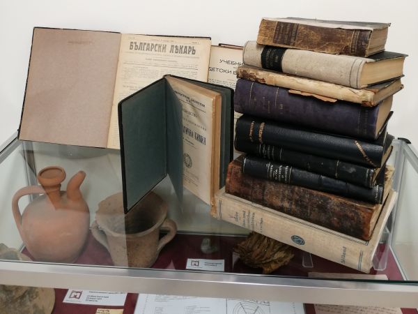 Дарение от специализирана литература на четири езика получи Музеят на медицината на МУ – Пловдив