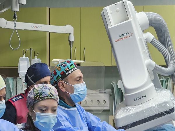 Първо имплантиране на индивидуално произведен фенестриран стентграфт в България в УМБАЛ „Софиямед“