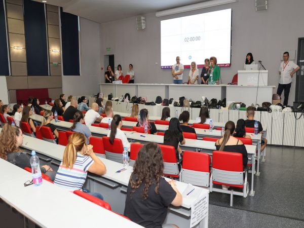 69 годишната дама се яви на днешния изпит по етика в