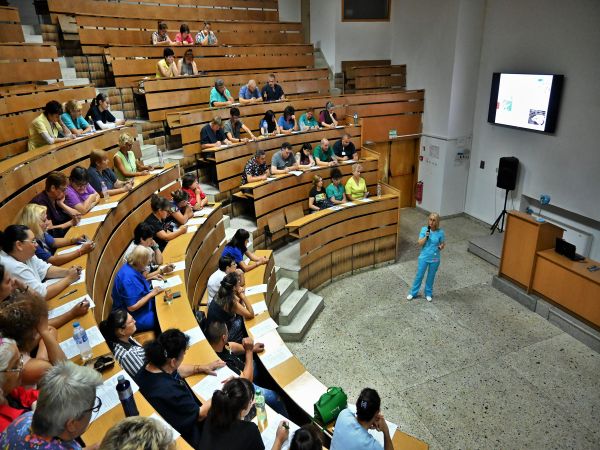 Обучение на санитари в УМБАЛ „Св. Георги“ цели превенция на вътреболничните инфекции