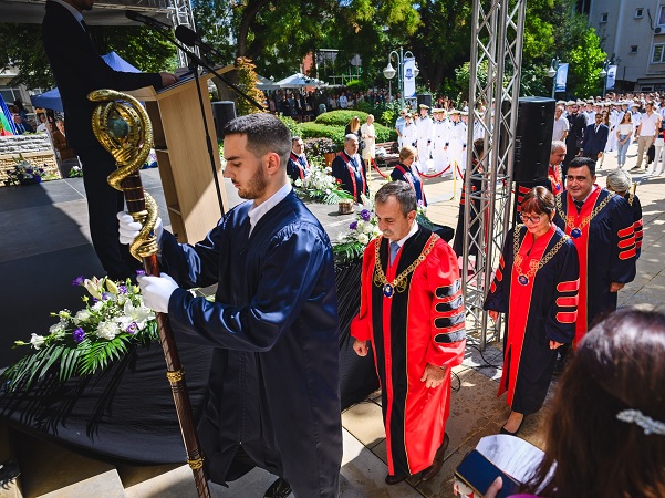 МУ Варна тържествено откри новата академична година с ръст на приетите