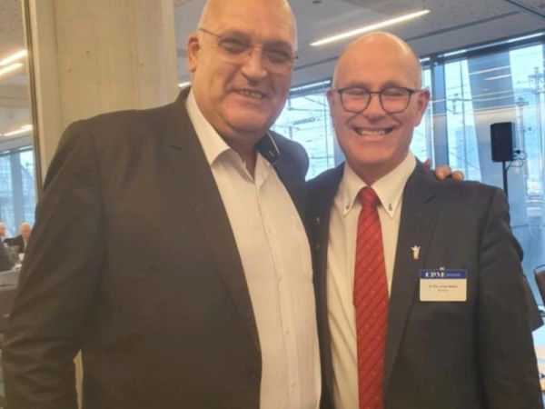 Председателят на БЛС д р Николай Брънзалов и доц Георги Тодоров