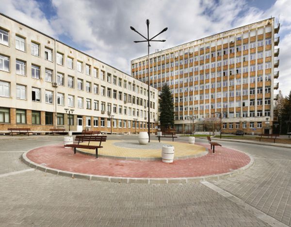 Ученици от ППМГ Васил Левски дариха средства за Детското отделение