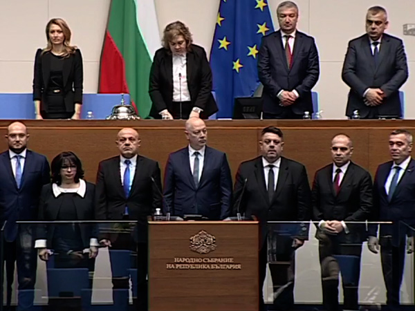 Новото правителство с премиер Росен Желязков положи клетва в парламента