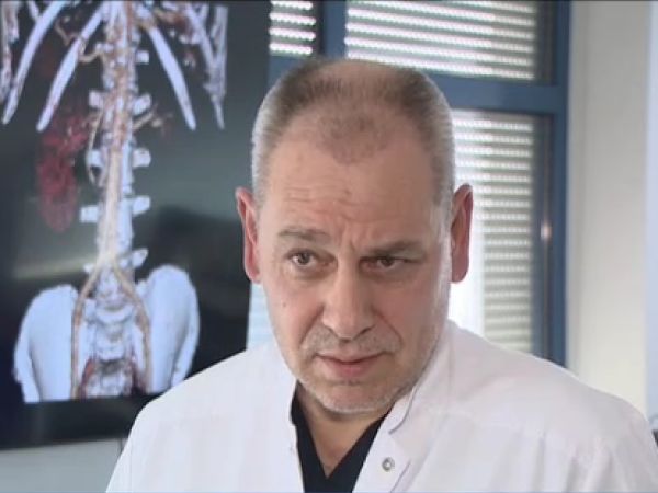 Спешна животоспасяваща интервенция е направена от съдови хирурзи в столичната