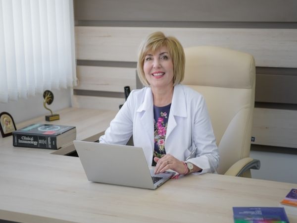 Проф Елисавета Наумова е водещ специалист в областта на клиничната