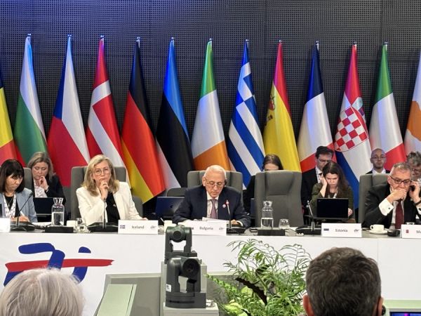 Негативния ефект от цифровите технологии и тютюневите изделия върху подрастващите обсъдиха здравните министри на ЕС