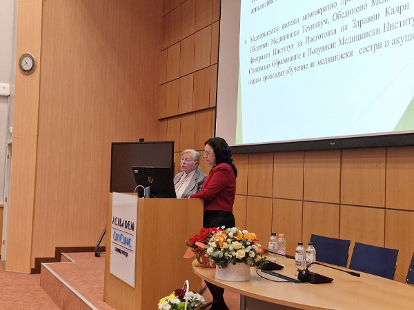 Специалността Медицинска сестра да бъде освободена от такса за обучение