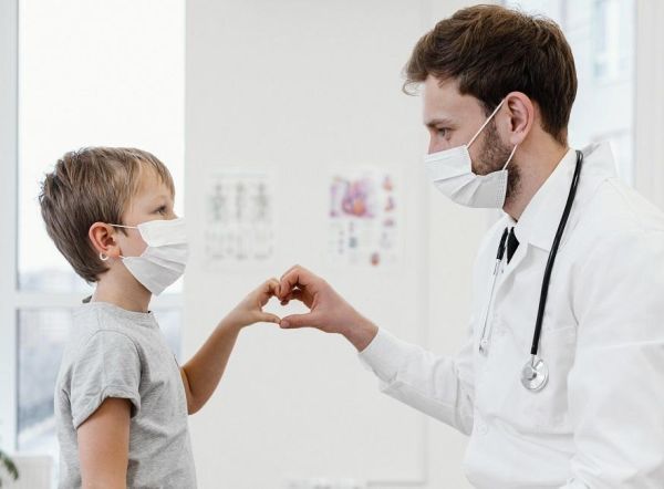 Водещи специалисти по детски болести от УМБАЛСМ Н И Пирогов и лекари