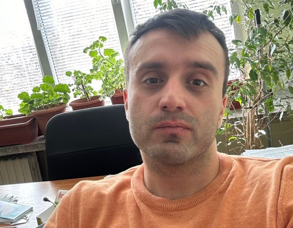 Д-р Евгени Папазов: Когато разговарям с пациента, опознавам не само него, но и себе си