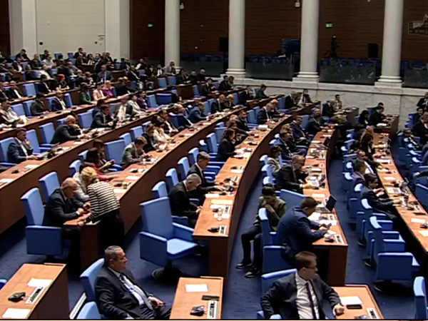 Парламентарната здравна комисия ще гледа 4 законопроекта за изменение на ЗЗ