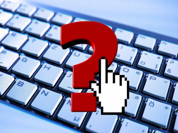 Кой осигурява зрелостниците преди влизане в университет или започване на работа?