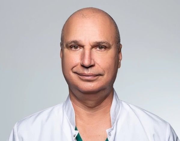 УМБАЛ Каспела премина изцяло към роботизирана хирургия при надбъбречни операции