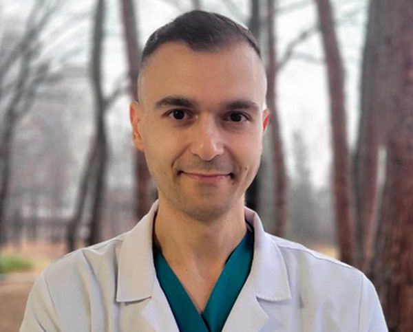 Д-р Марио Ал-Каму: Пътят ми в медицината започна от детски атлас по анатомия и стигна до операционната зала