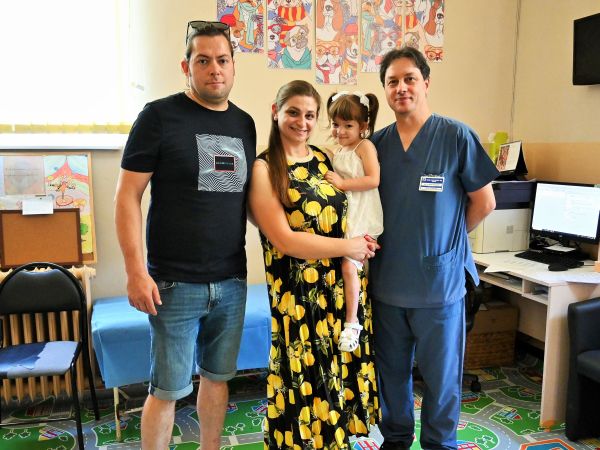 Лекари в Пловдив спасиха дете със Синдром на късо тънко черво