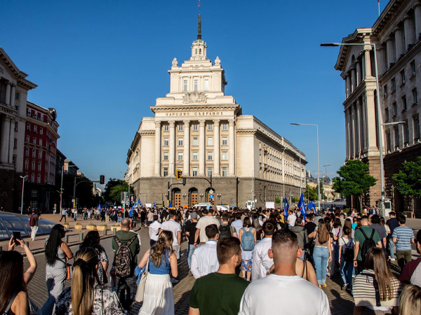Близо 3 часа продължи протестът на младите лекари с искания за достойни и справедливи възнаграждения